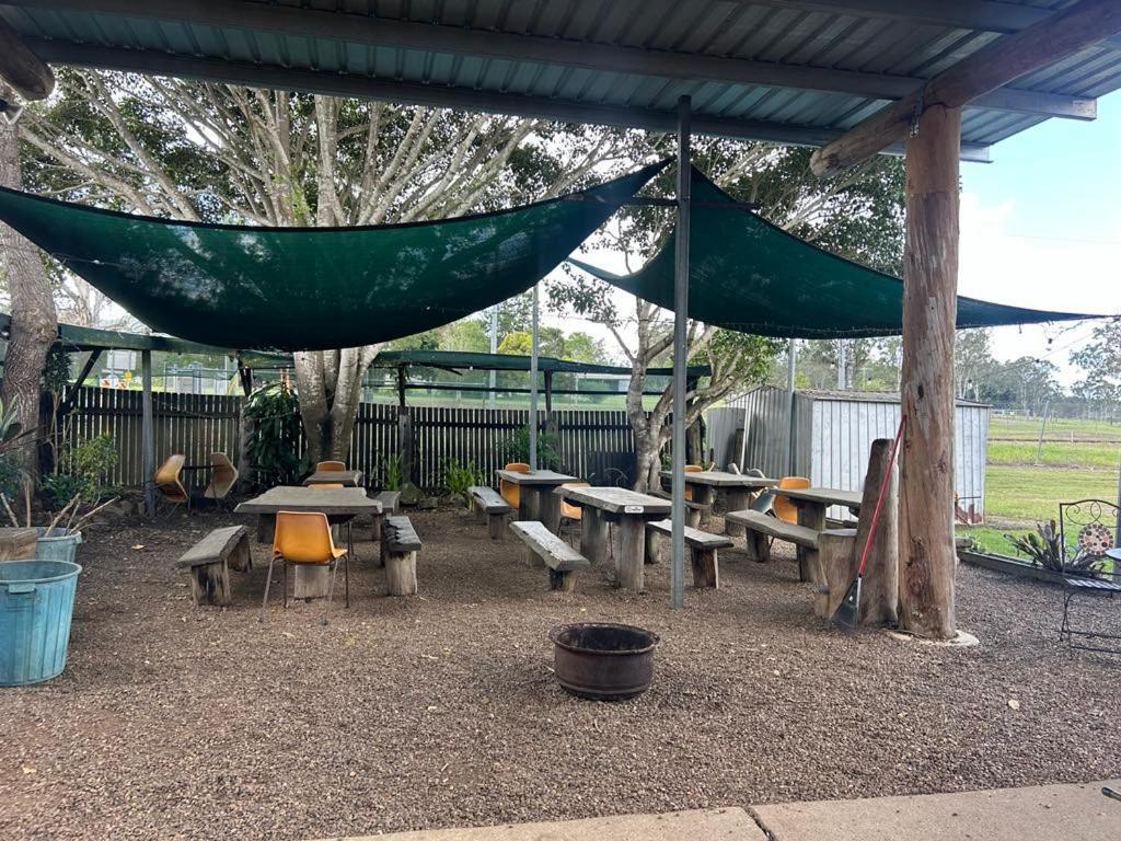 Gundy Pub & Caravan Park Gundiah Exterior foto